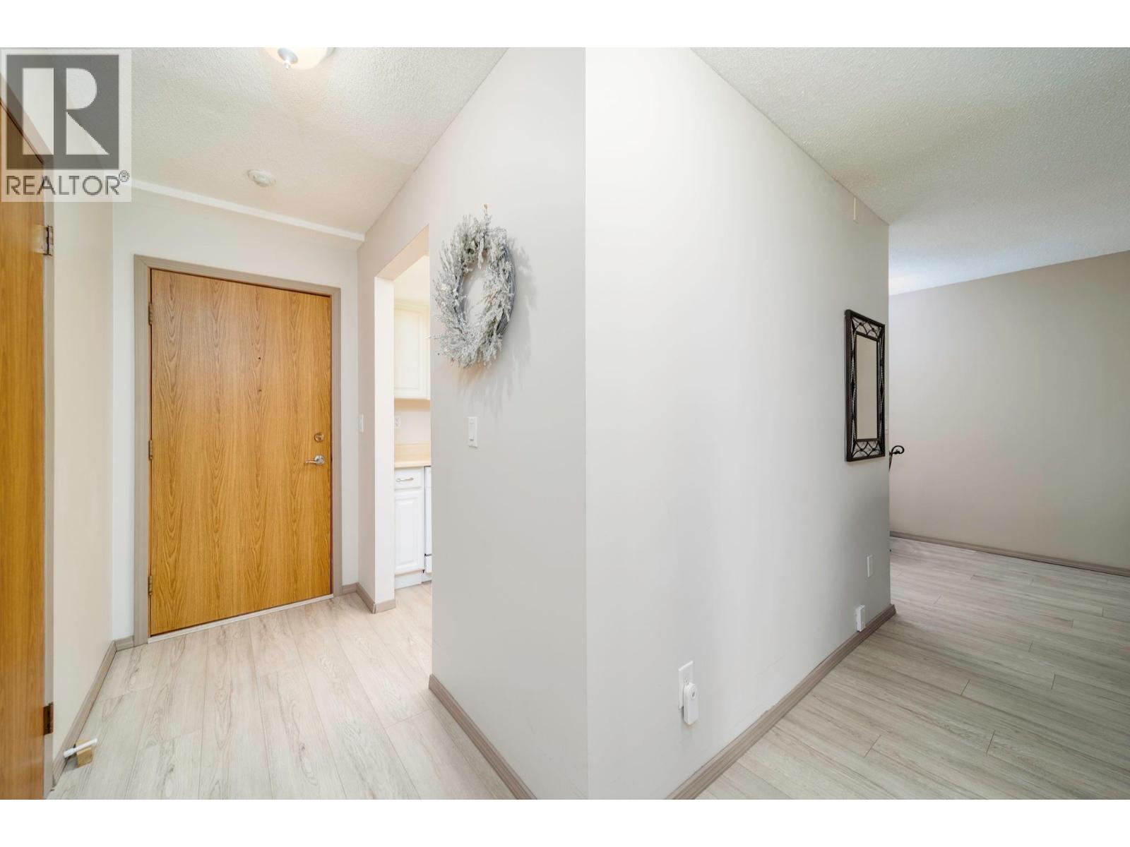 211 2085 Gordon Drive, Kelowna