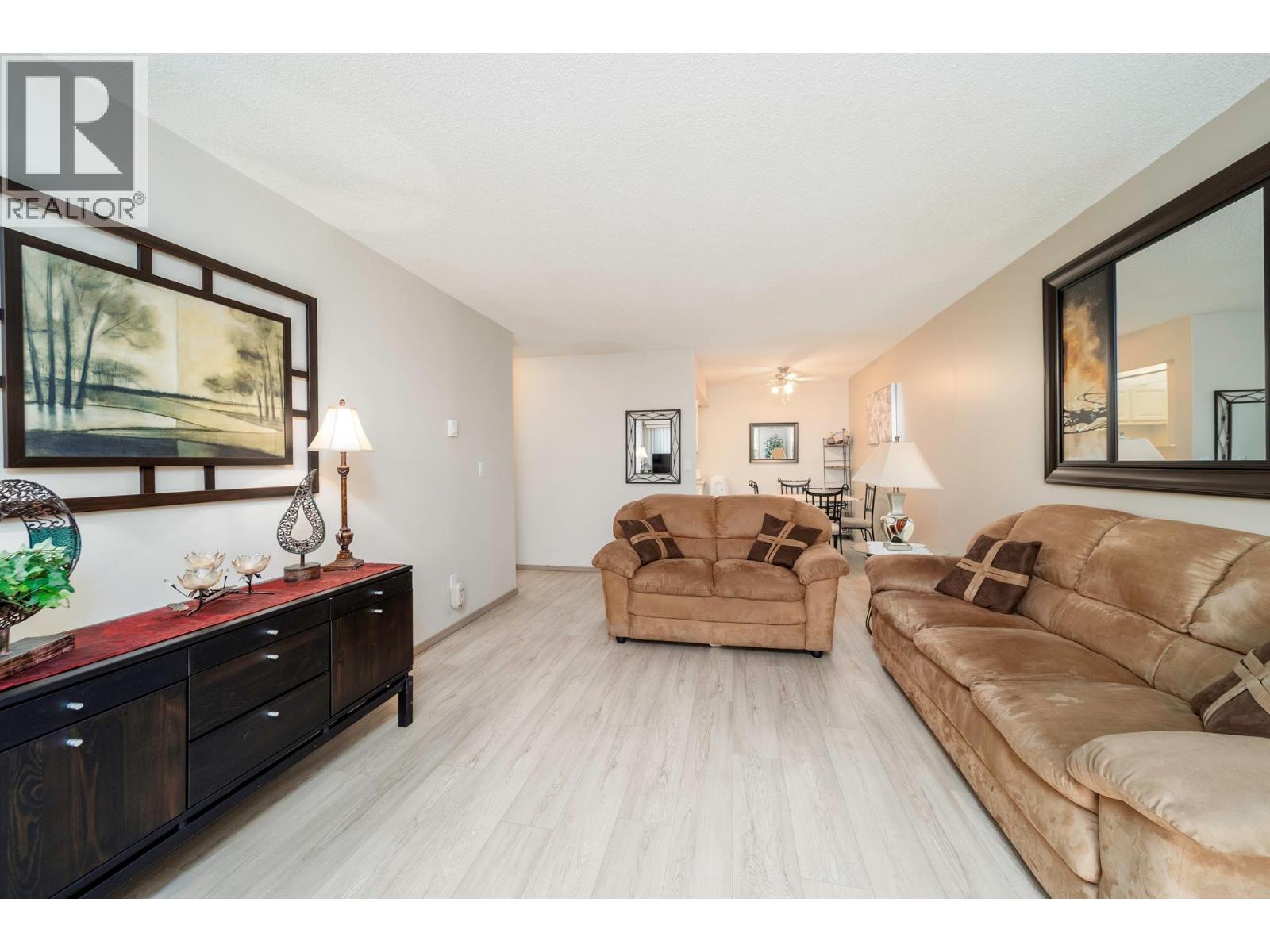 211 2085 Gordon Drive, Kelowna