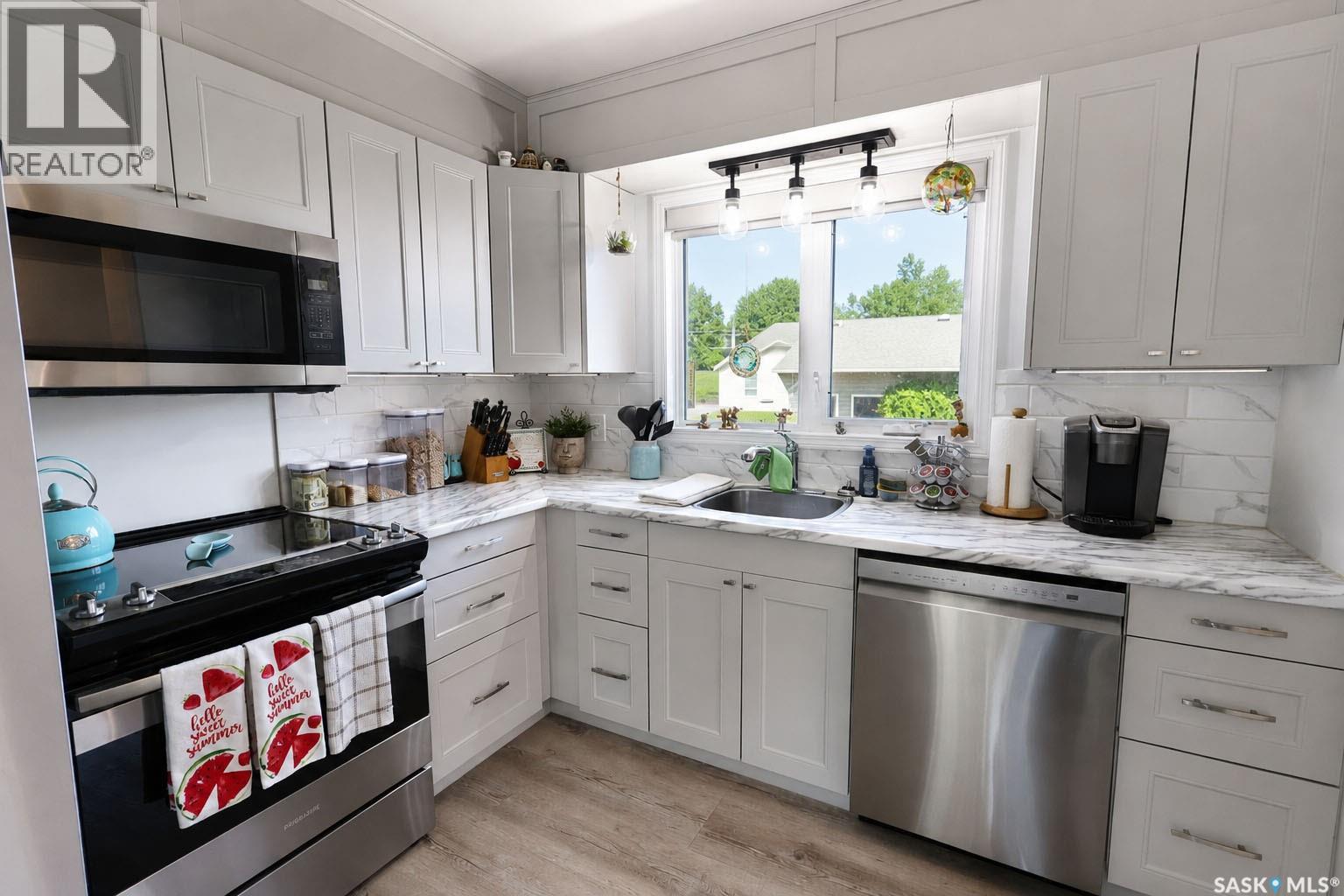 340 28th STREET E - 14