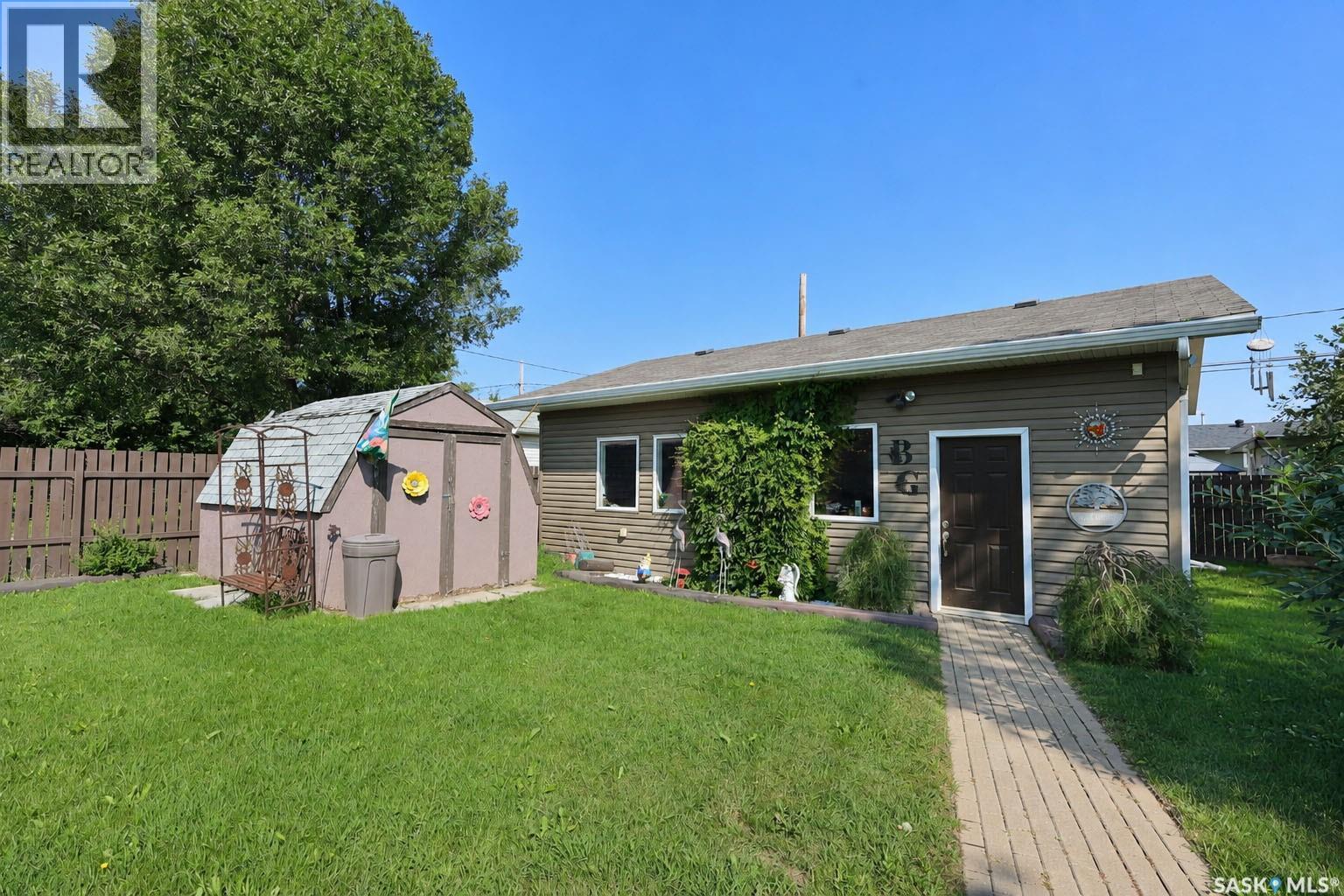 340 28th STREET E - Image 29