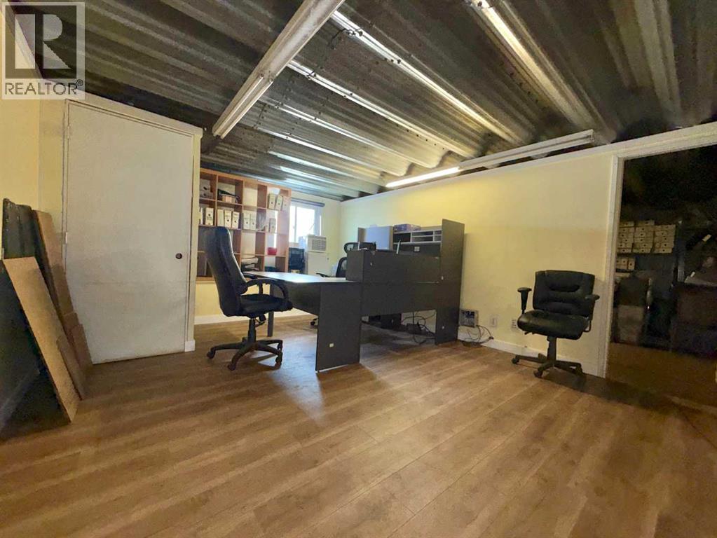 8102 Manning Avenue - Photo 15