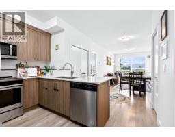 401 22577 Royal Crescent, Maple Ridge, BC V2X2M2 Photo 8