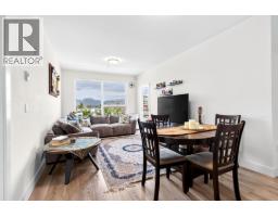 401 22577 Royal Crescent, Maple Ridge, BC V2X2M2 Photo 9
