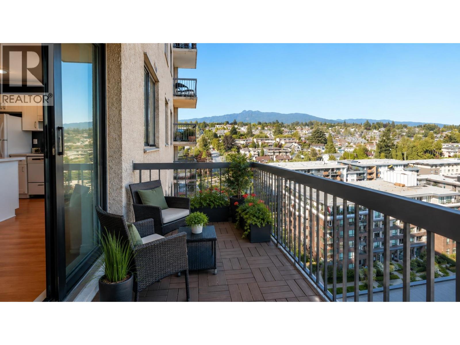 1607 145 ST. GEORGES AVENUE