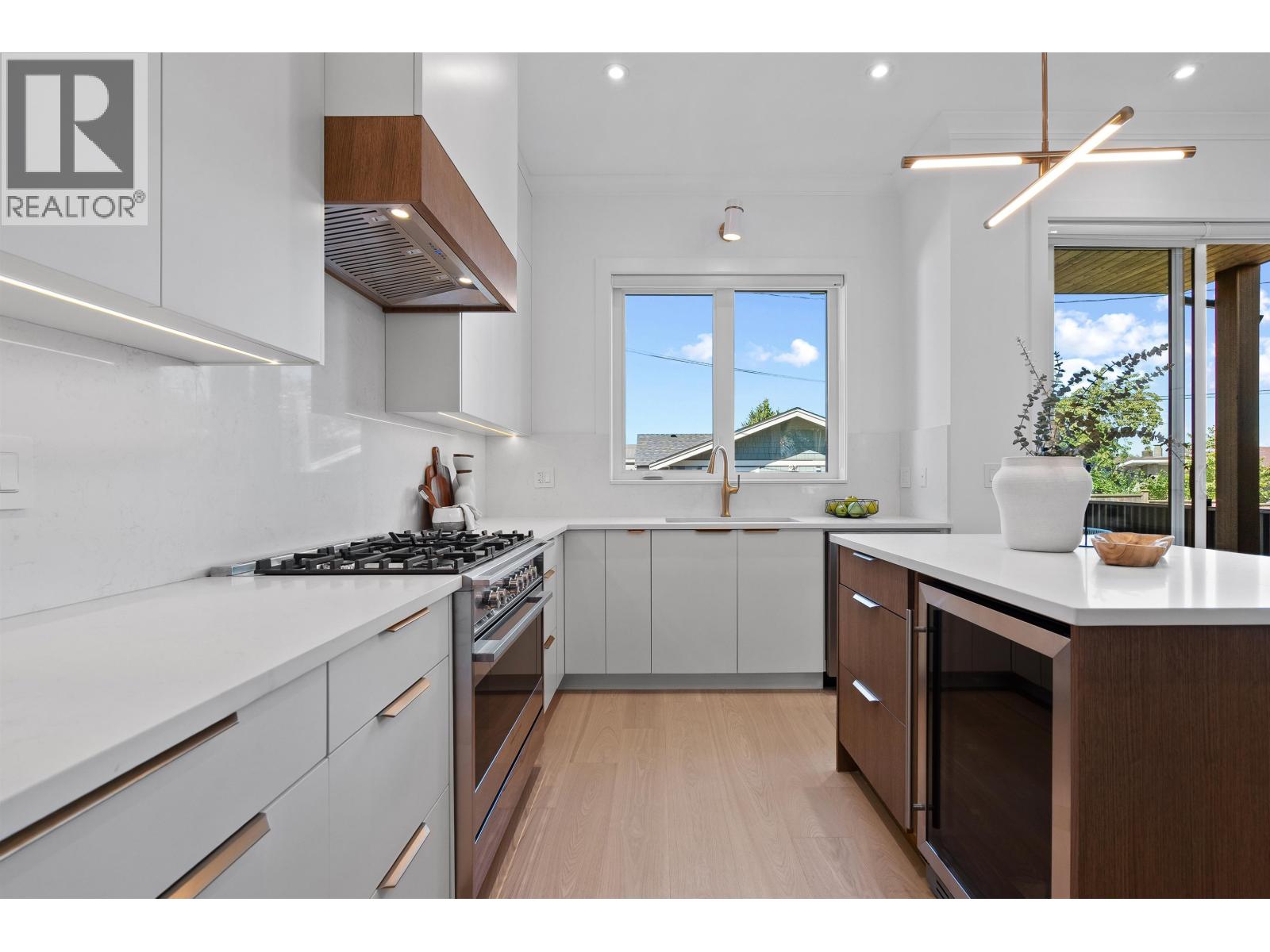 4 Bed, 4 Bath House for Sale in Vancouver – 1 4845 COMMERCIAL STREET, Vancouver – MLS# R3153451 - Image 13