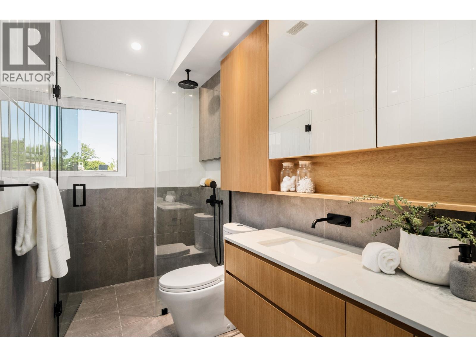 3 Bed, 3 Bath House for Sale in Vancouver – 1 2764 W 14 AVENUE, Vancouver – MLS# R3153477 - Image 26