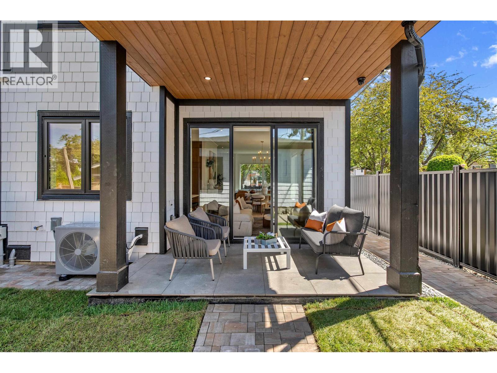 4 Bed, 4 Bath House for Sale in Vancouver – 2 4845 COMMERCIAL STREET, Vancouver – MLS# R3153482 - Image 29