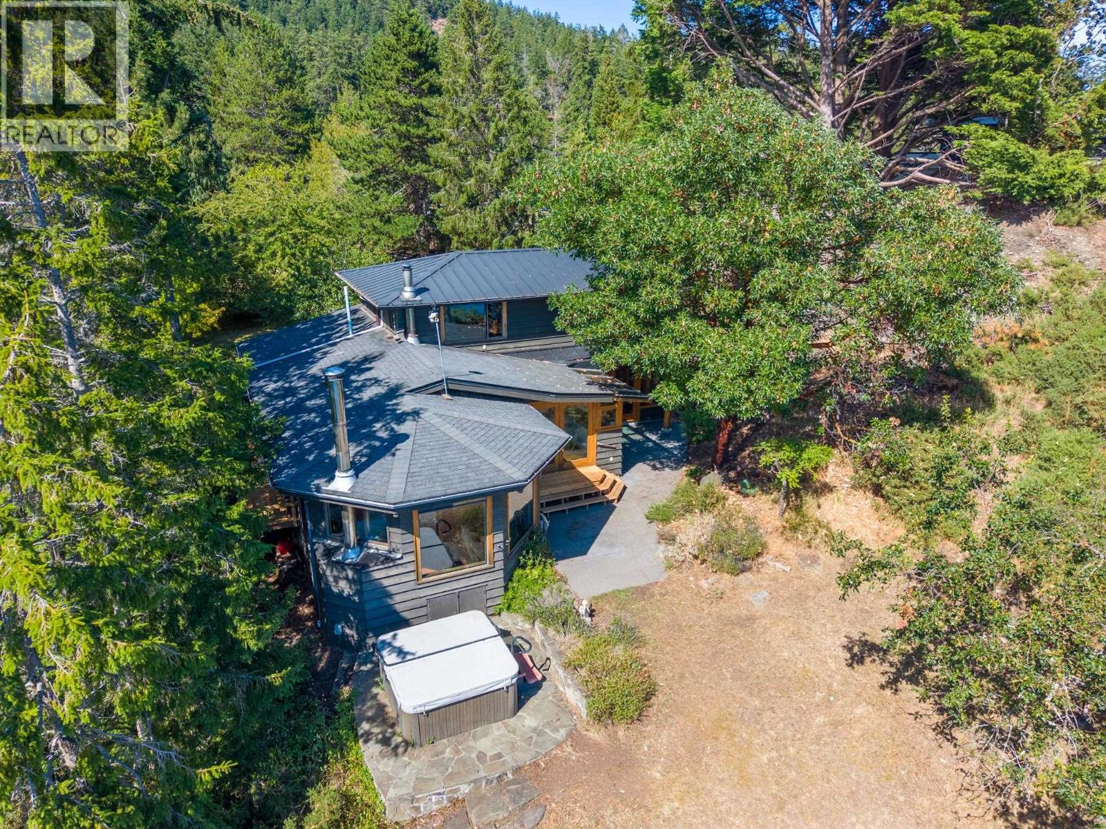 9919 SOUTHLANDS DRIVE, Pender Island
