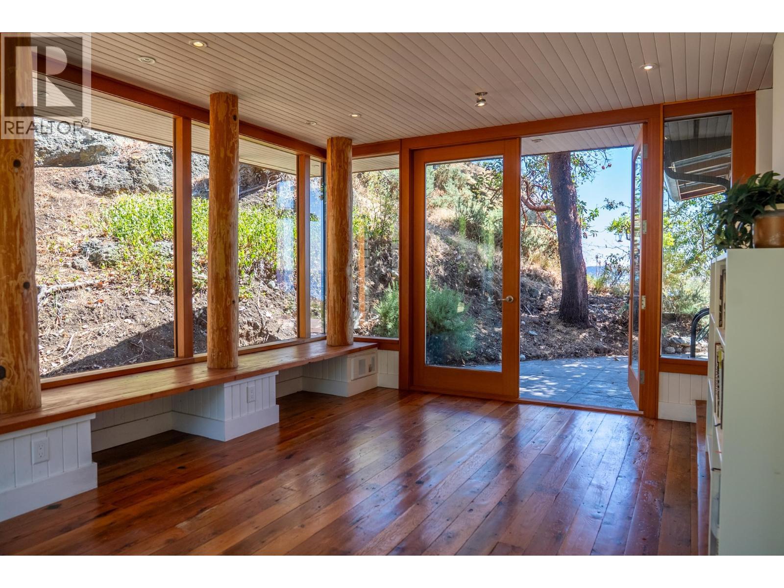 9919 SOUTHLANDS DRIVE, Pender Island