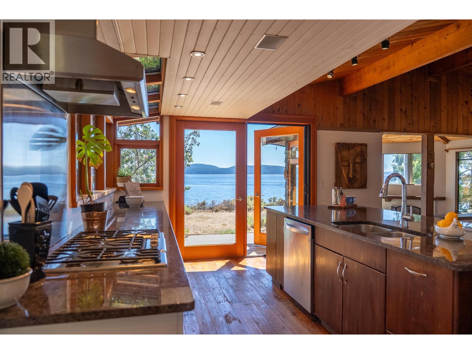 9919 SOUTHLANDS DRIVE, Pender Island