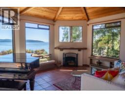 9919 Southlands Drive, Pender Island, BC V0N2M3 Photo 16