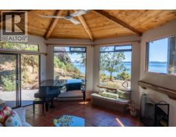 9919 Southlands Drive, Pender Island, BC V0N2M3 Photo 17