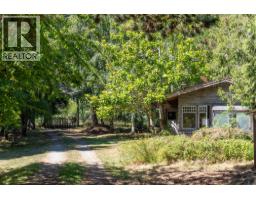 9919 Southlands Drive, Pender Island, BC V0N2M3 Photo 39
