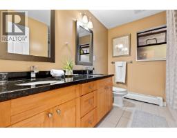 7995 Woodhurst Drive, Burnaby, BC V5A4C6 Photo 30