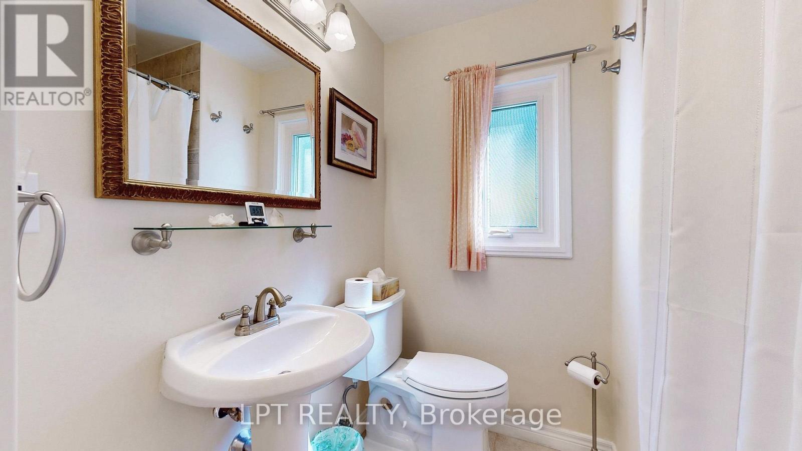 6 ABBOTTSWOOD ROAD - 31