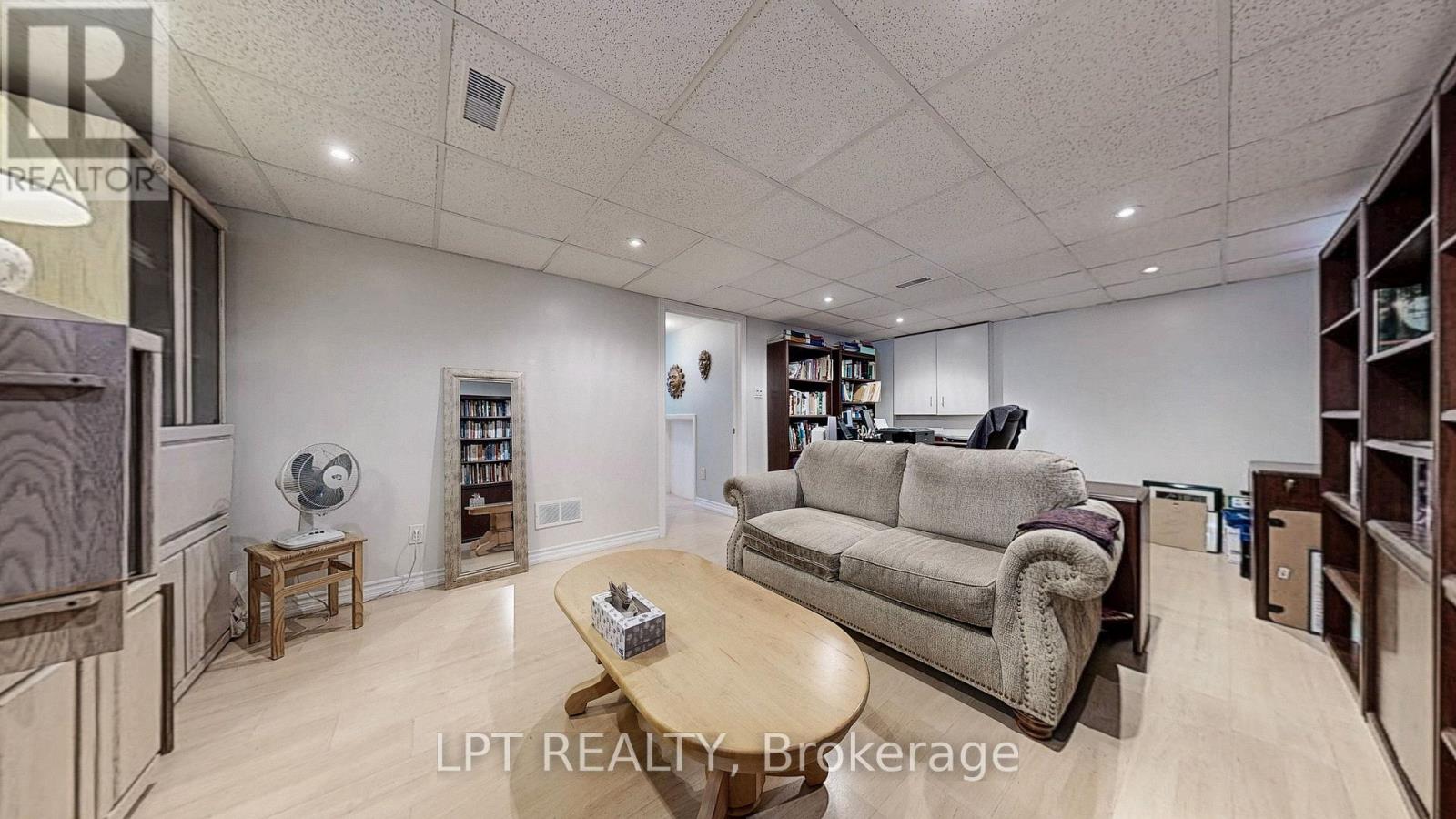 6 ABBOTTSWOOD ROAD - 37