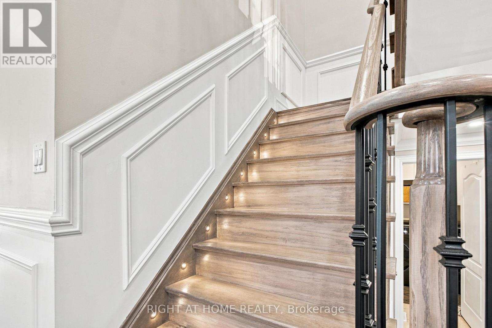 2349 DRESS CIRCLE CRESCENT - 10