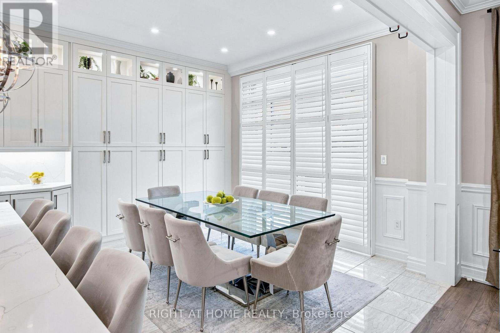 2349 DRESS CIRCLE CRESCENT - 12
