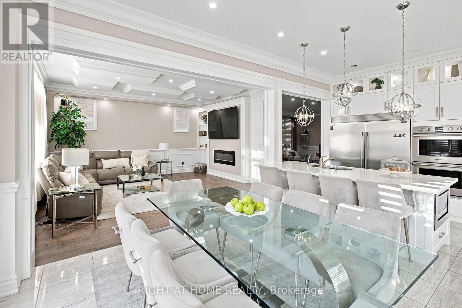 2349 DRESS CIRCLE CRESCENT - 16