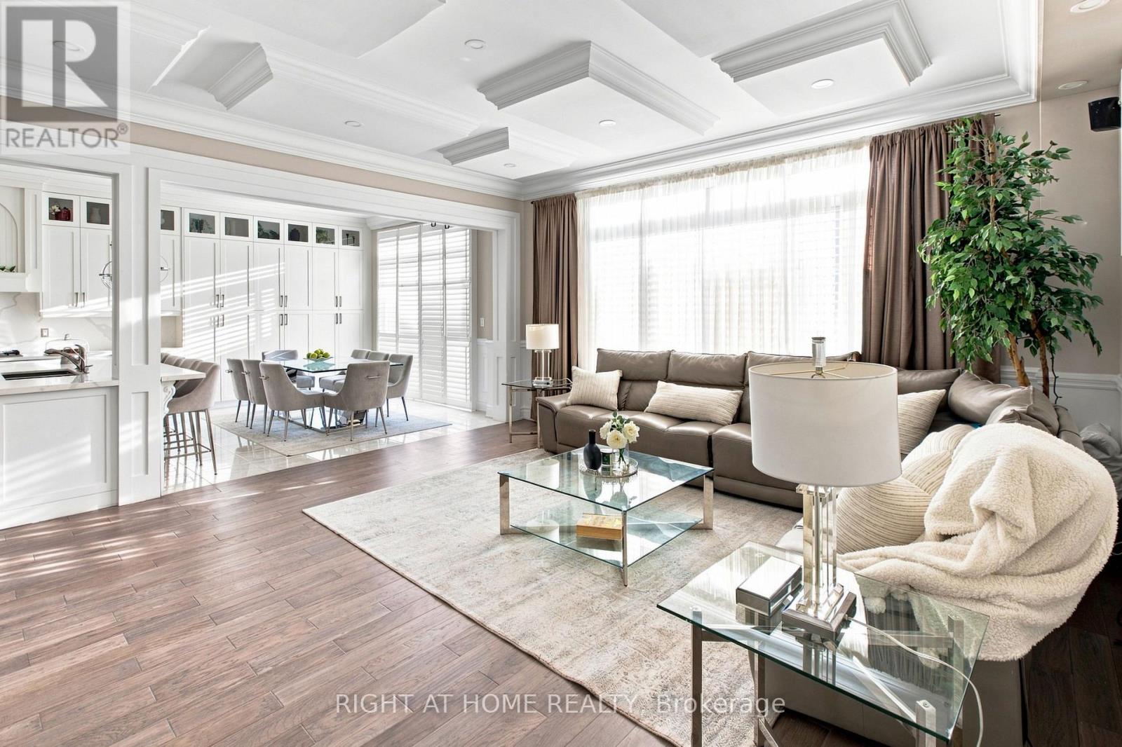 2349 DRESS CIRCLE CRESCENT - 18