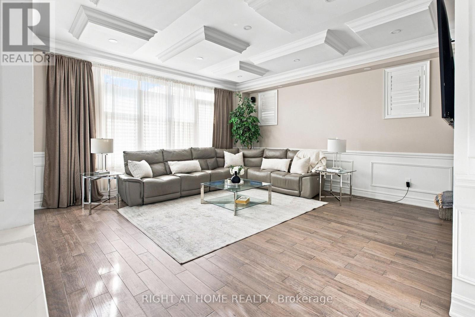 2349 DRESS CIRCLE CRESCENT - 19
