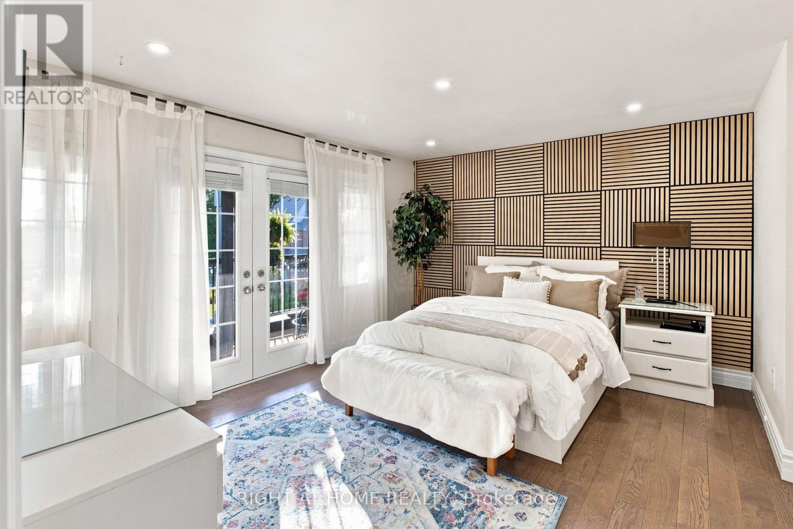 2349 DRESS CIRCLE CRESCENT - 25