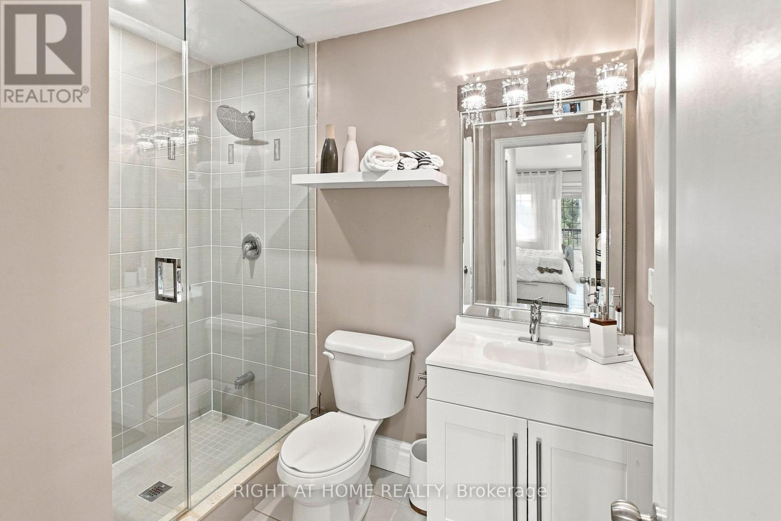 2349 DRESS CIRCLE CRESCENT - 29