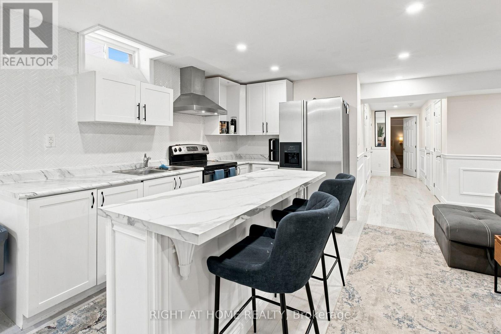 2349 DRESS CIRCLE CRESCENT - 34