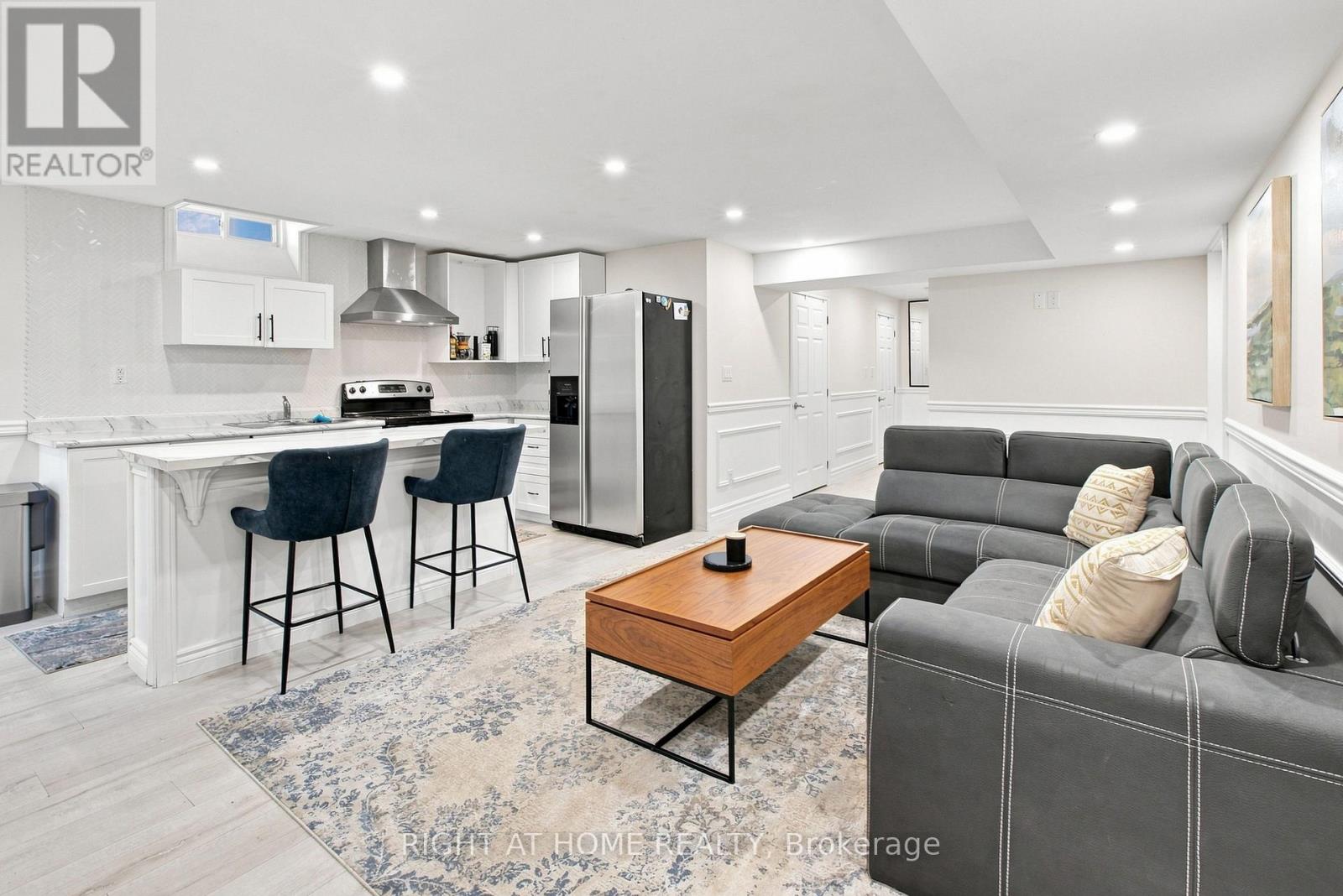 2349 DRESS CIRCLE CRESCENT - 38