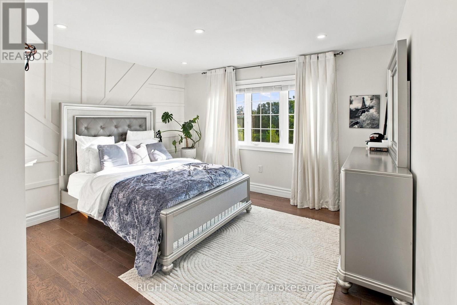 2349 DRESS CIRCLE CRESCENT - 45