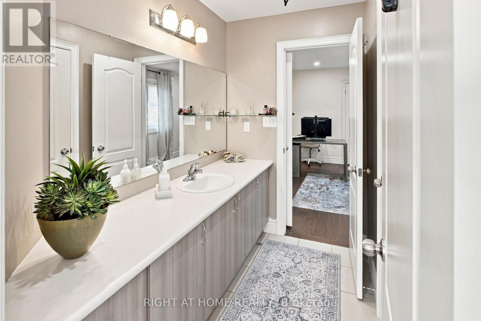 2349 DRESS CIRCLE CRESCENT - 47