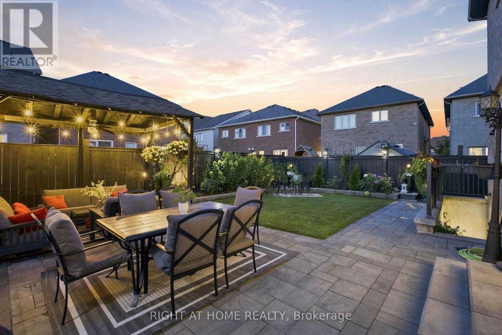 2349 DRESS CIRCLE CRESCENT - 50