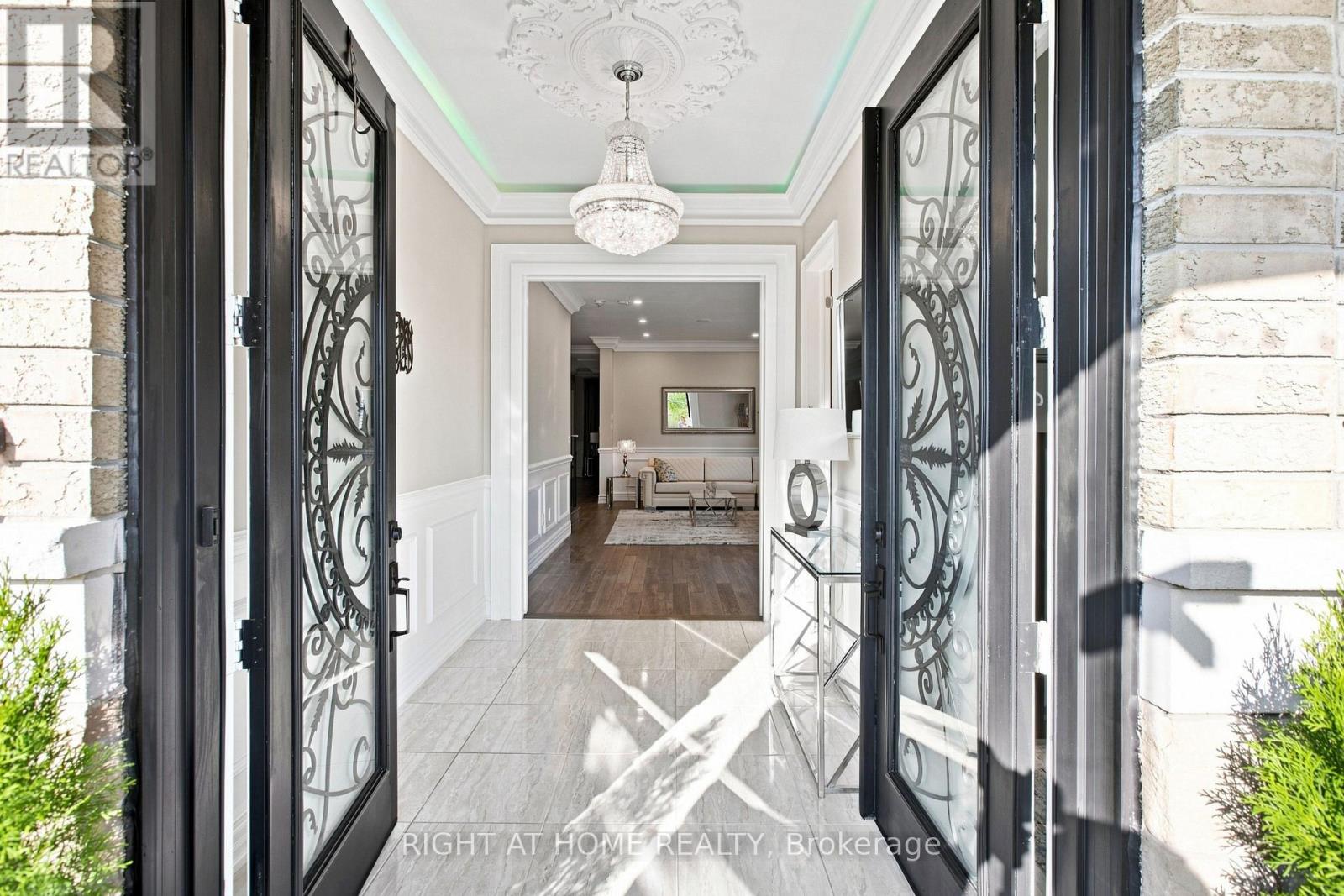 2349 DRESS CIRCLE CRESCENT - 6