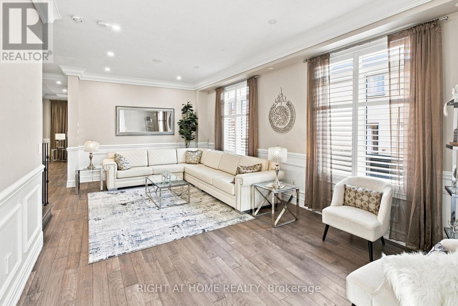 2349 DRESS CIRCLE CRESCENT - 7