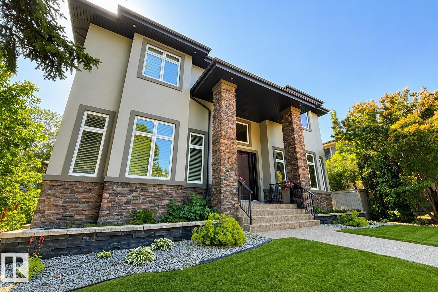 8927 120 ST NW - 3