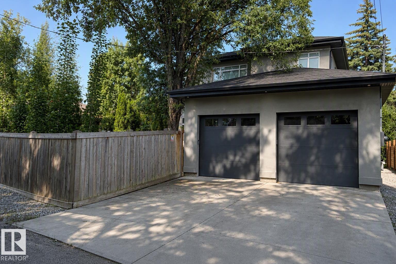 8927 120 ST NW - 47