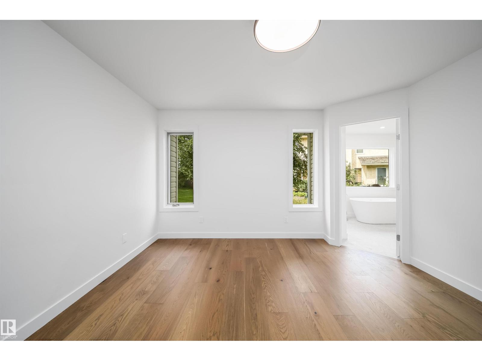 12 A INVERMERE PL - 12