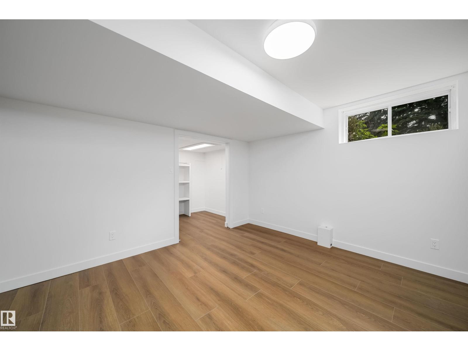 12 A INVERMERE PL - 26