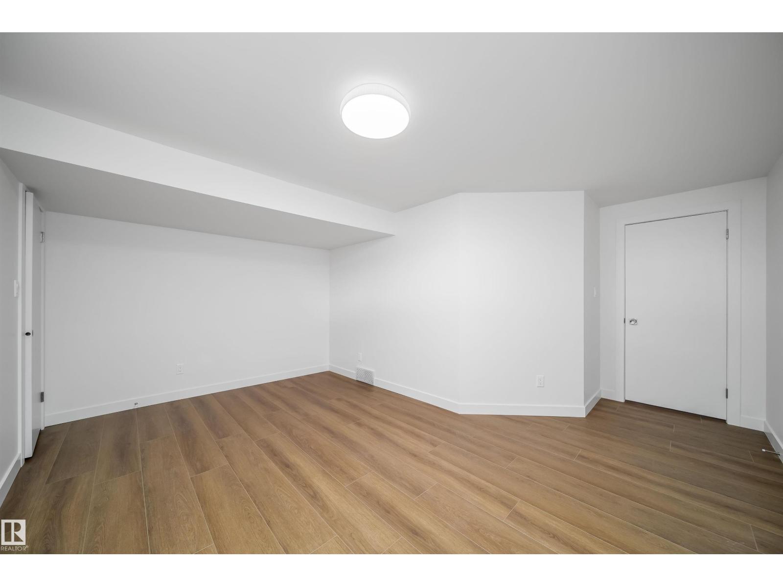12 A INVERMERE PL - 27