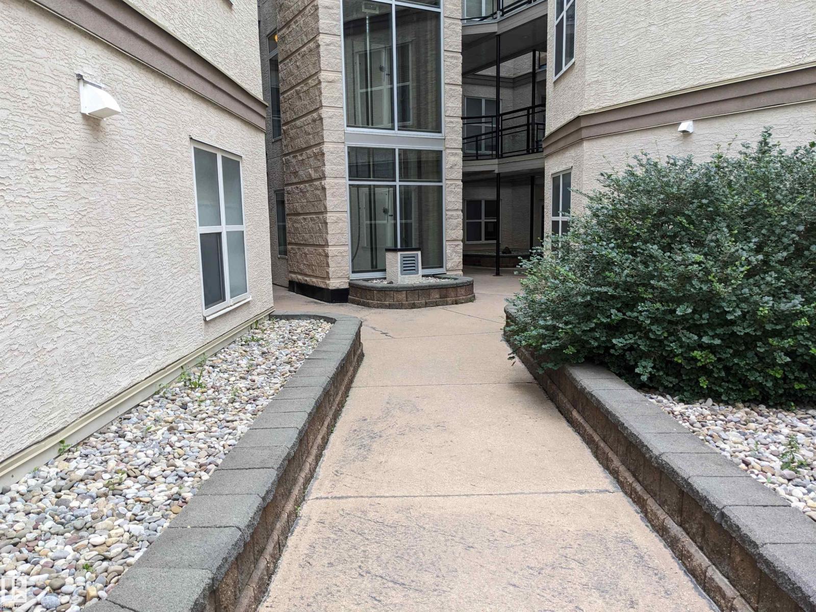 #347 4827 104A ST NW - 12