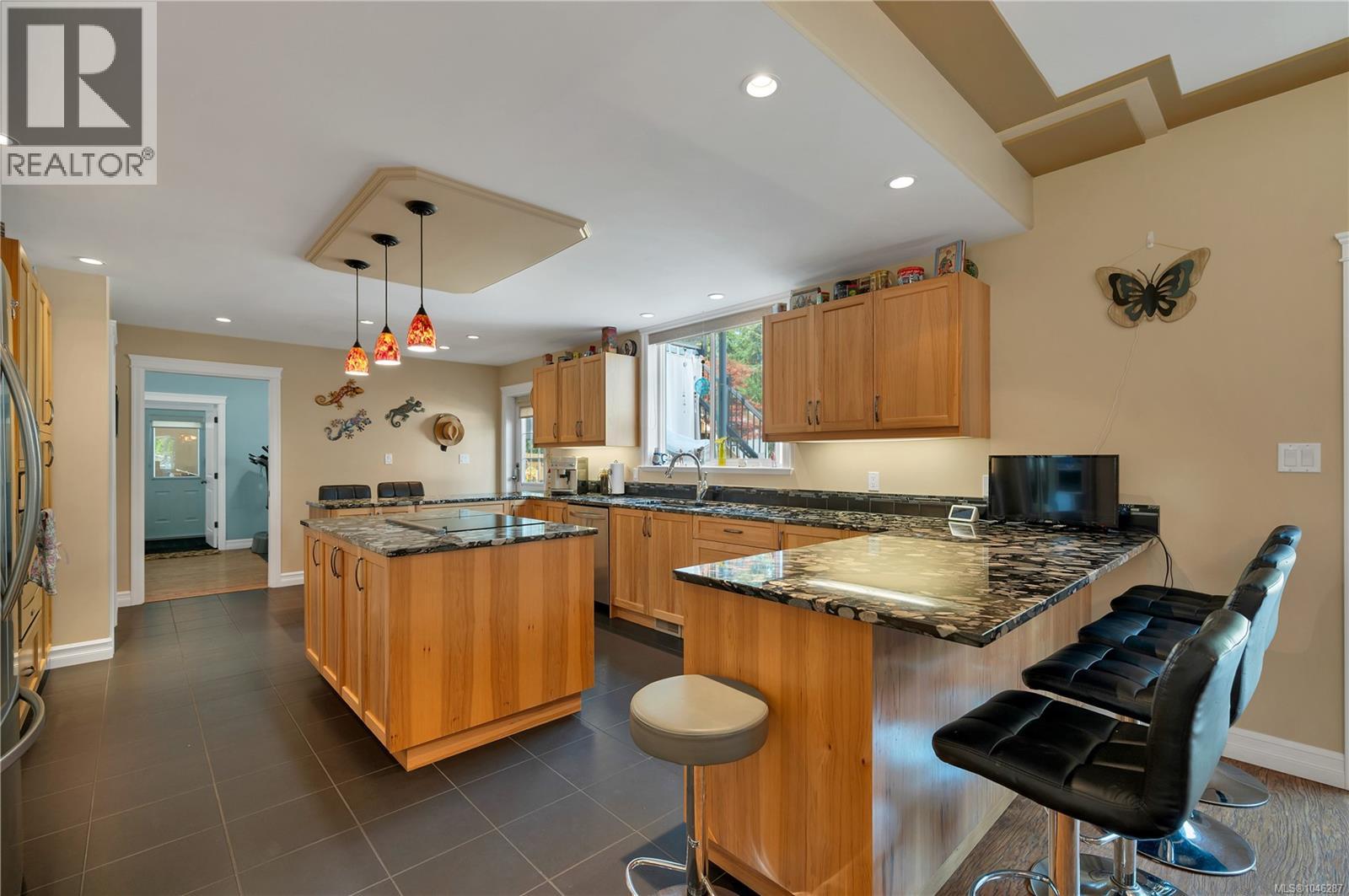 2246 Glenmore Rd - 5