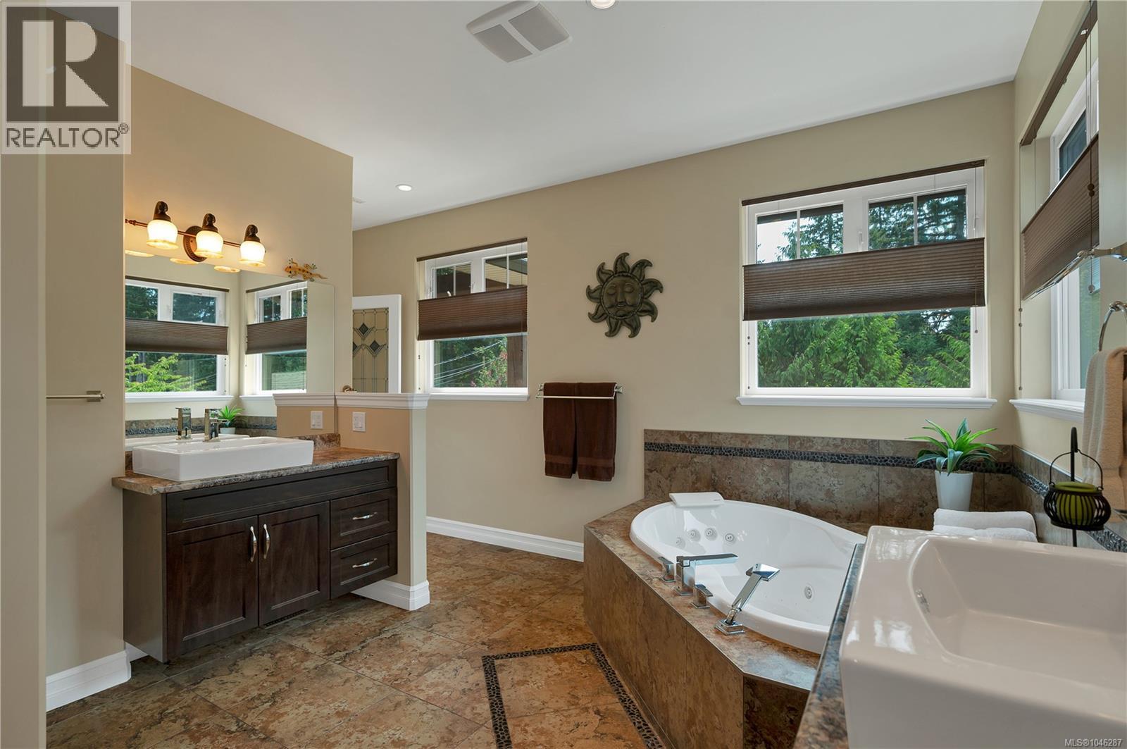 2246 Glenmore Rd - 15