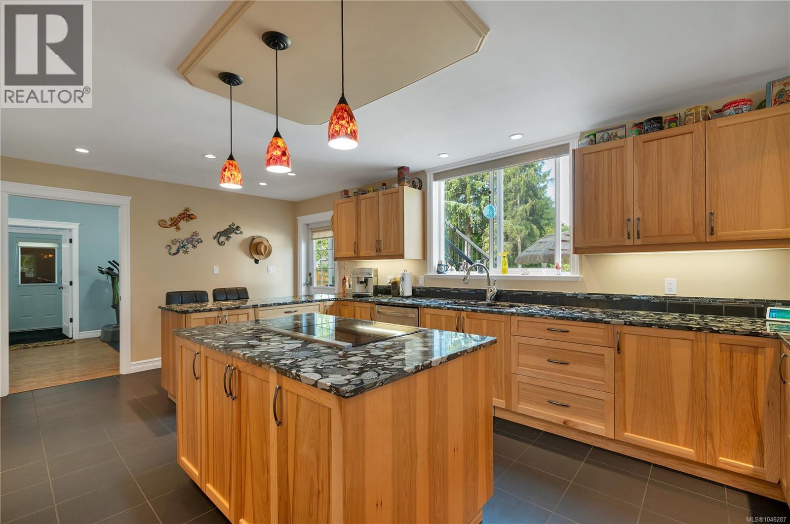 2246 Glenmore Rd - 34
