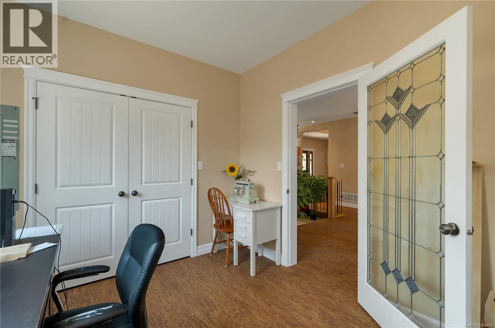 2246 Glenmore Rd - 26