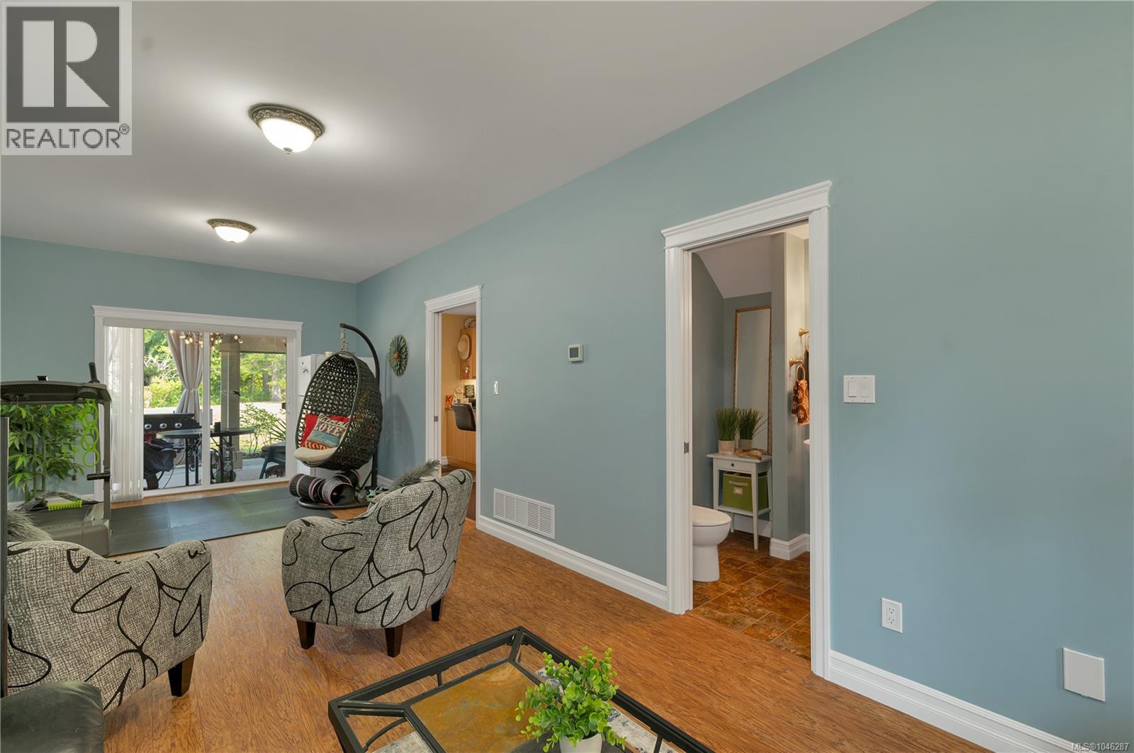 2246 Glenmore Rd - 39