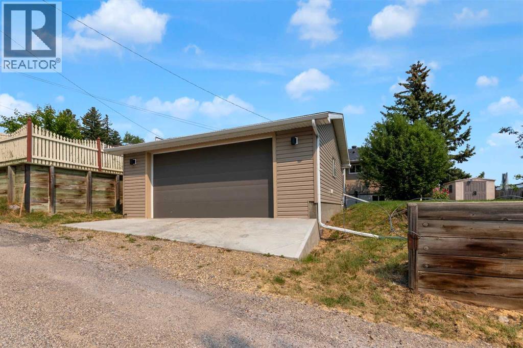 1 Thorncliffe Crescent NW - Image 37