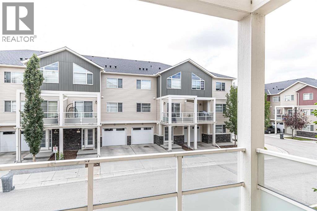 634 Redstone View NE - 22