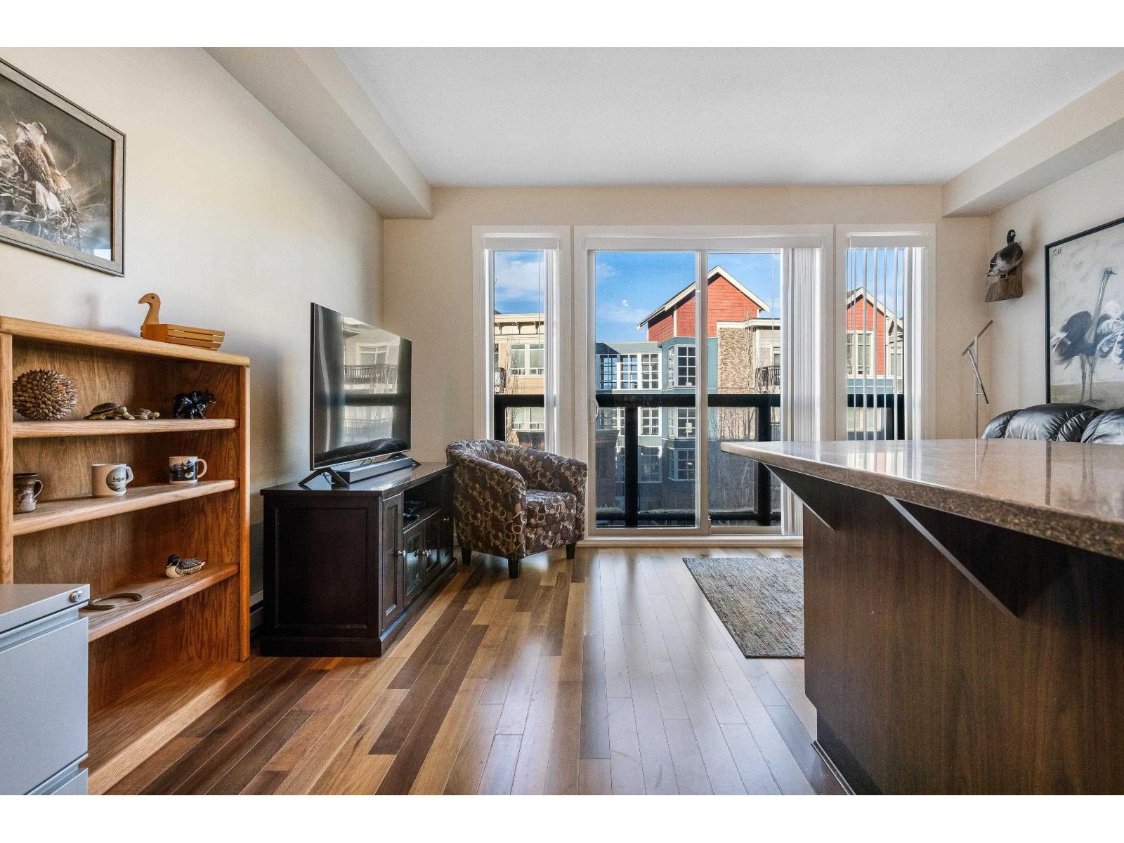 312 45530 MARKET WAY, Garrison Crossing, Chilliwack