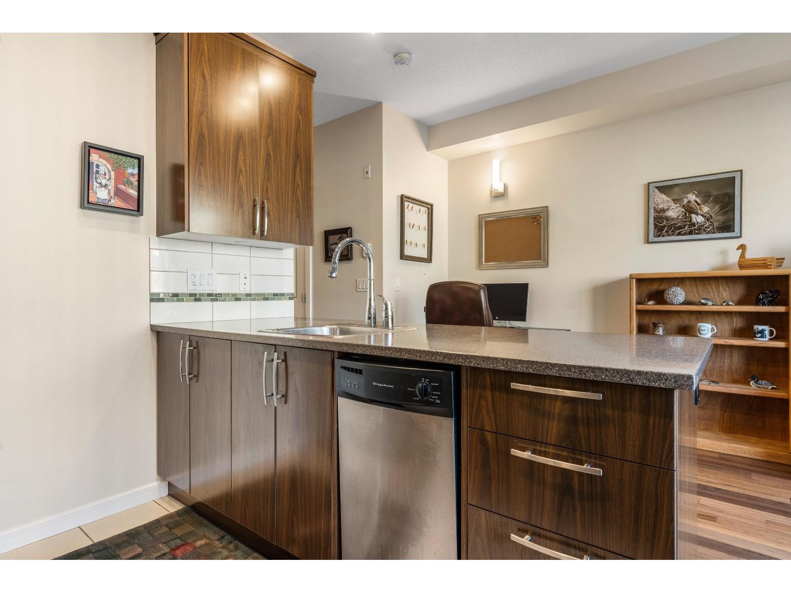 312 45530 MARKET WAY, Garrison Crossing, Chilliwack