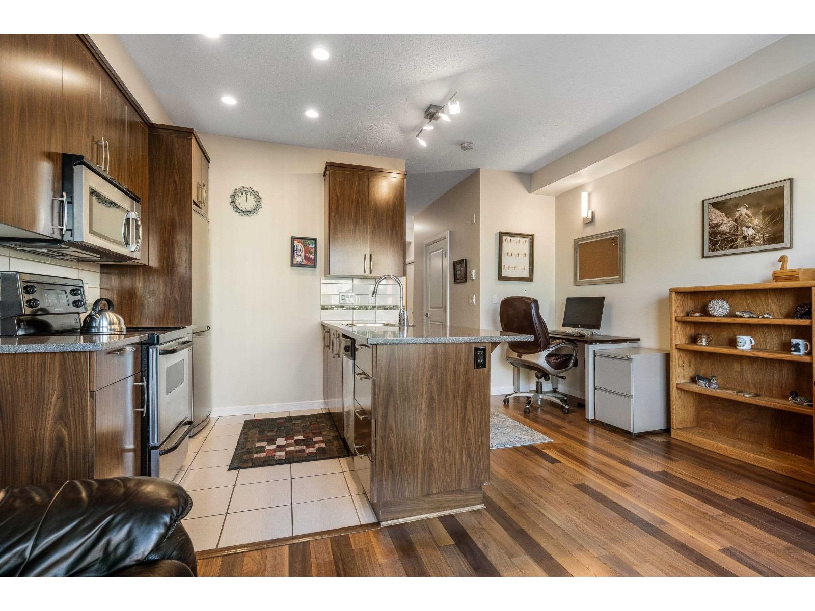 312 45530 MARKET WAY, Garrison Crossing, Chilliwack